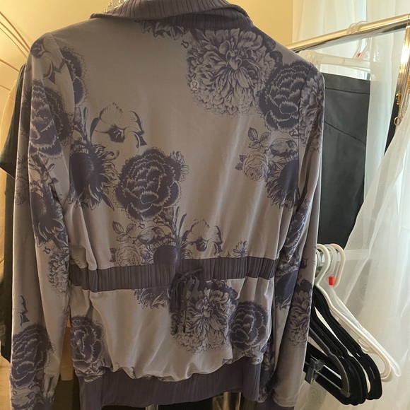 Lululemon zip up - Picture 2 of 2